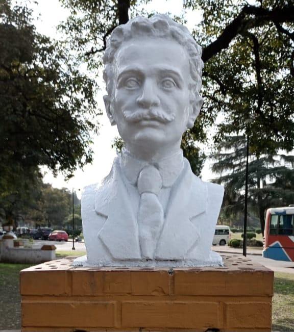 Busto de Alberto León Soldati